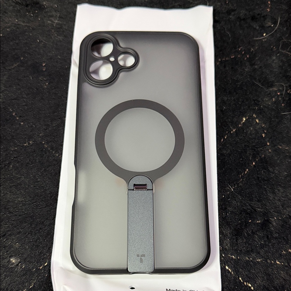 Torras IPhone 2024 6.7” black magnetic phone case NWT